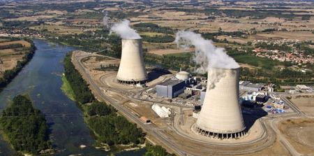 Deux réacteurs nucléaires français